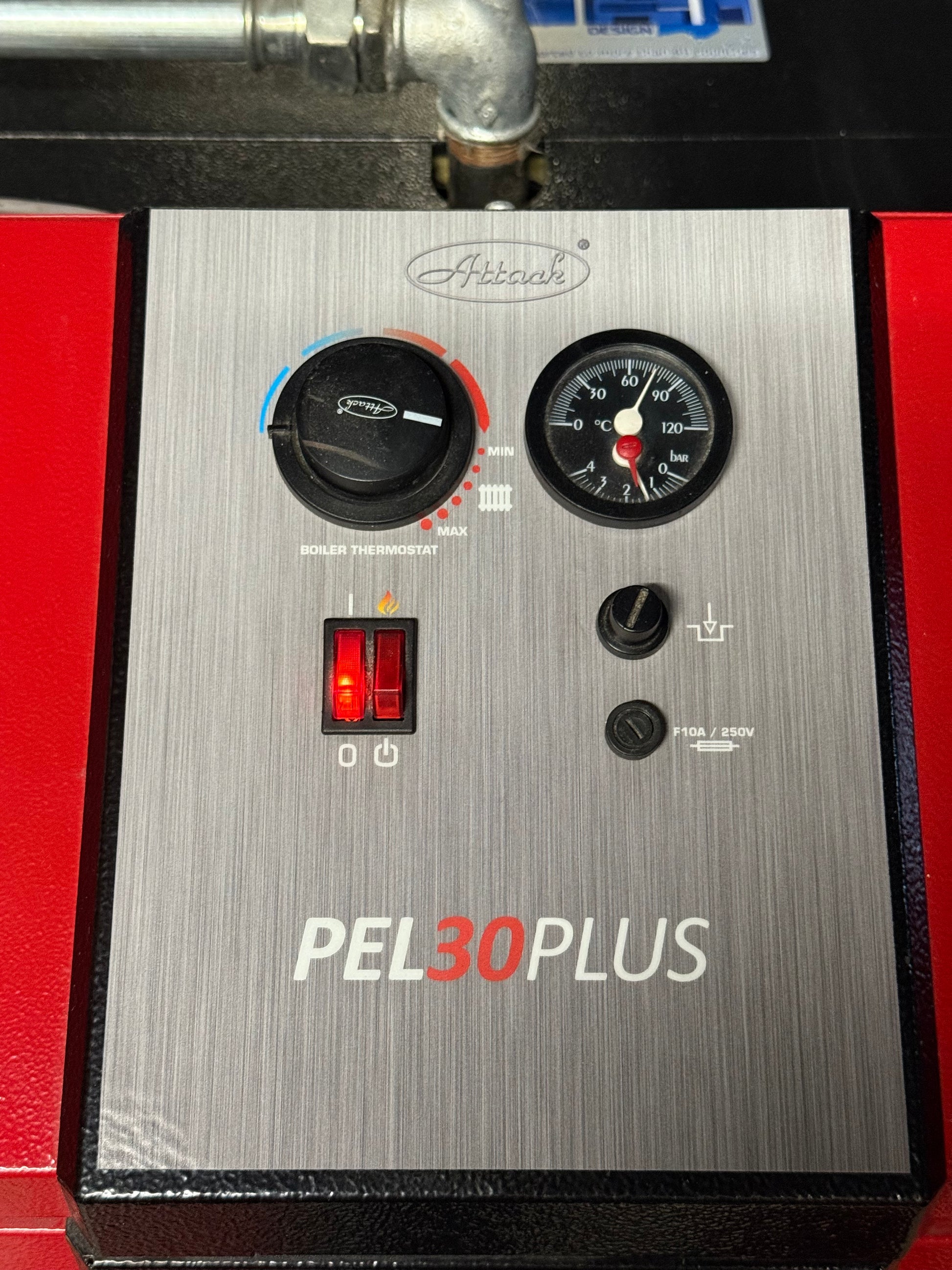 Cv Pelletkachel Attack Pell 30 Plus 30kw + Bunker/Vijzel