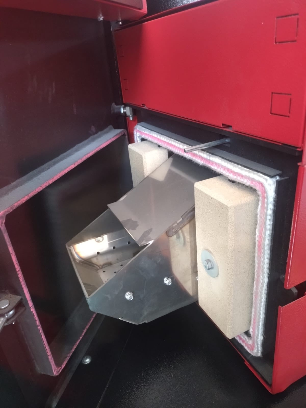 Nieuwe Cv Attack Pellet Automatic 30 kW INCL Bunker/Vijzel