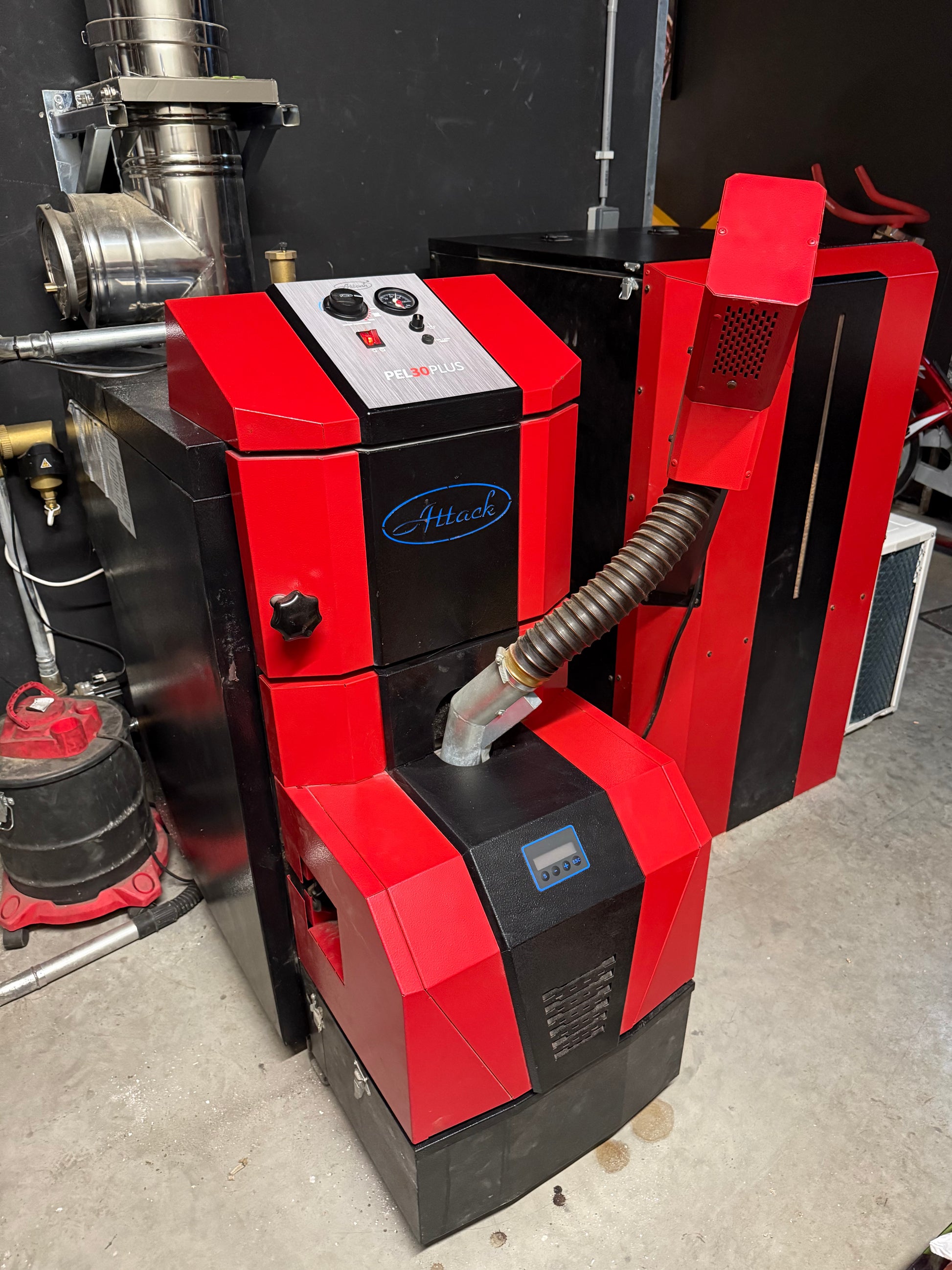 Cv Pelletkachel Attack Pell 30 Plus 30kw + Bunker/Vijzel