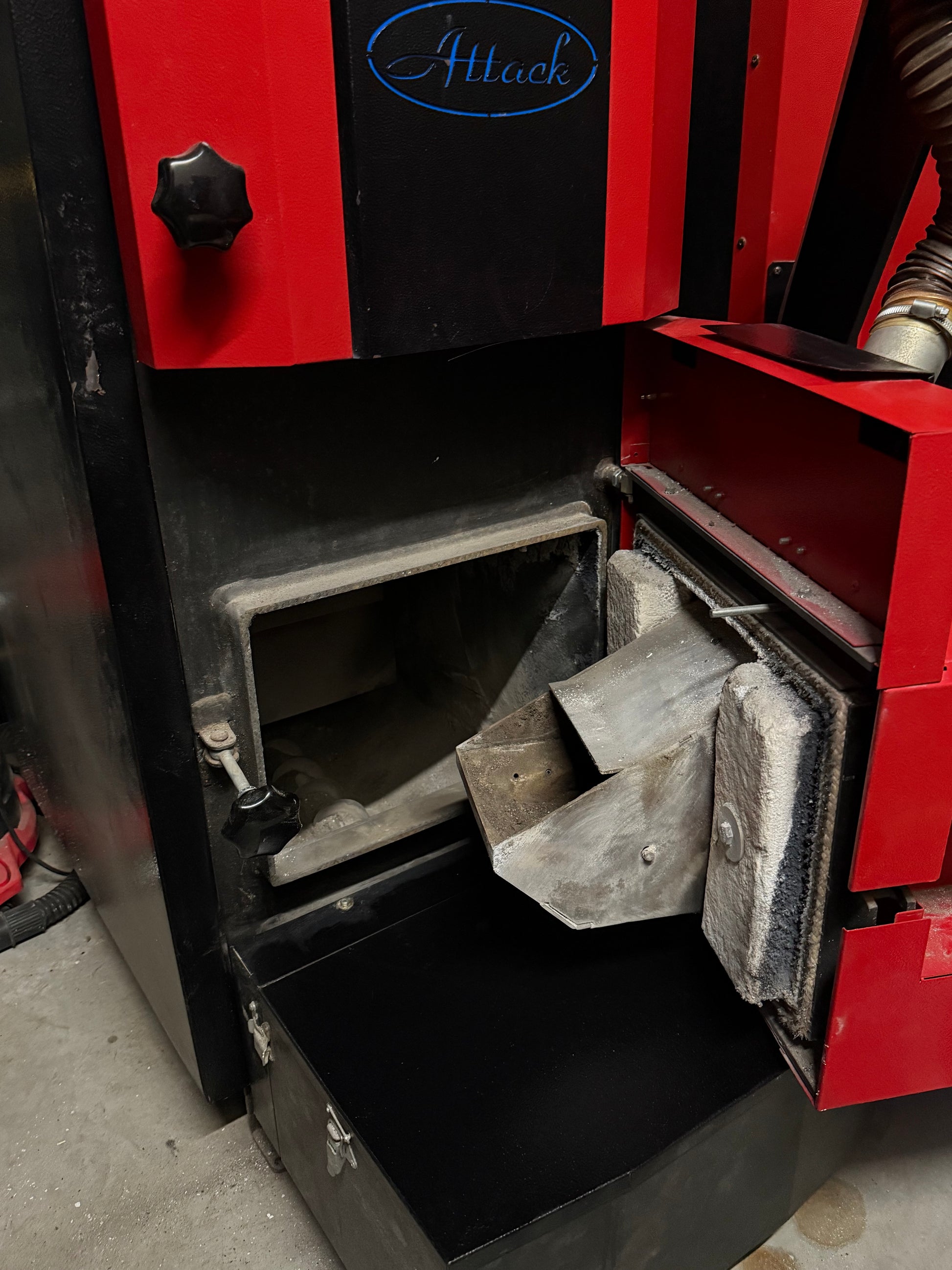 Cv Pelletkachel Attack Pell 30 Plus 30kw + Bunker/Vijzel