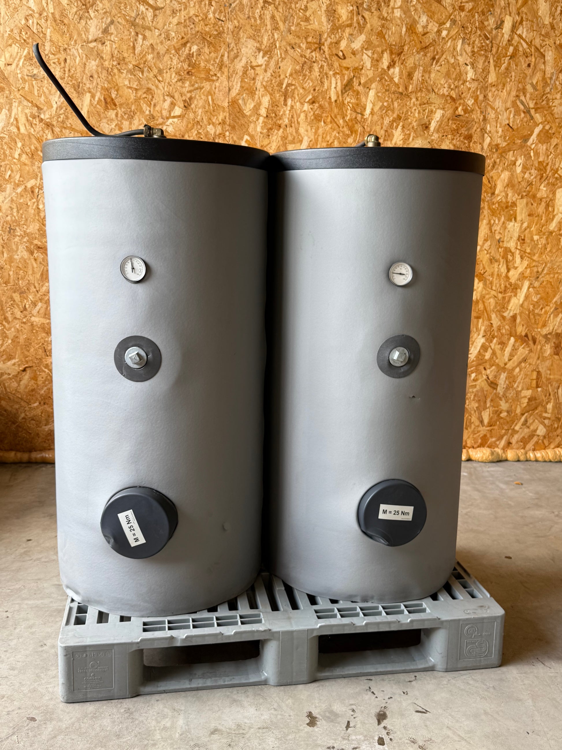 OEG Solarboiler 200 l met 2 buiswarmtewisselaars